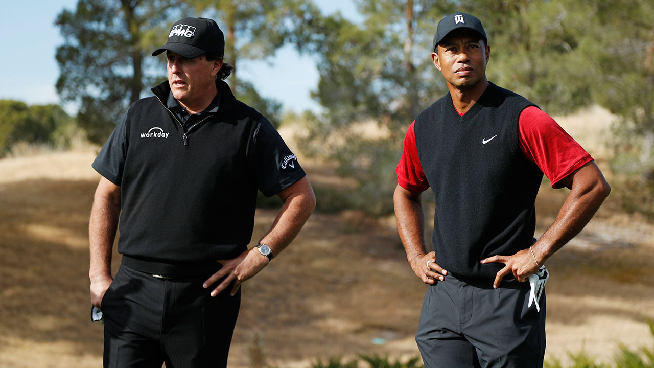 Photo: friday golf with tiger woods and phil mickelson bet