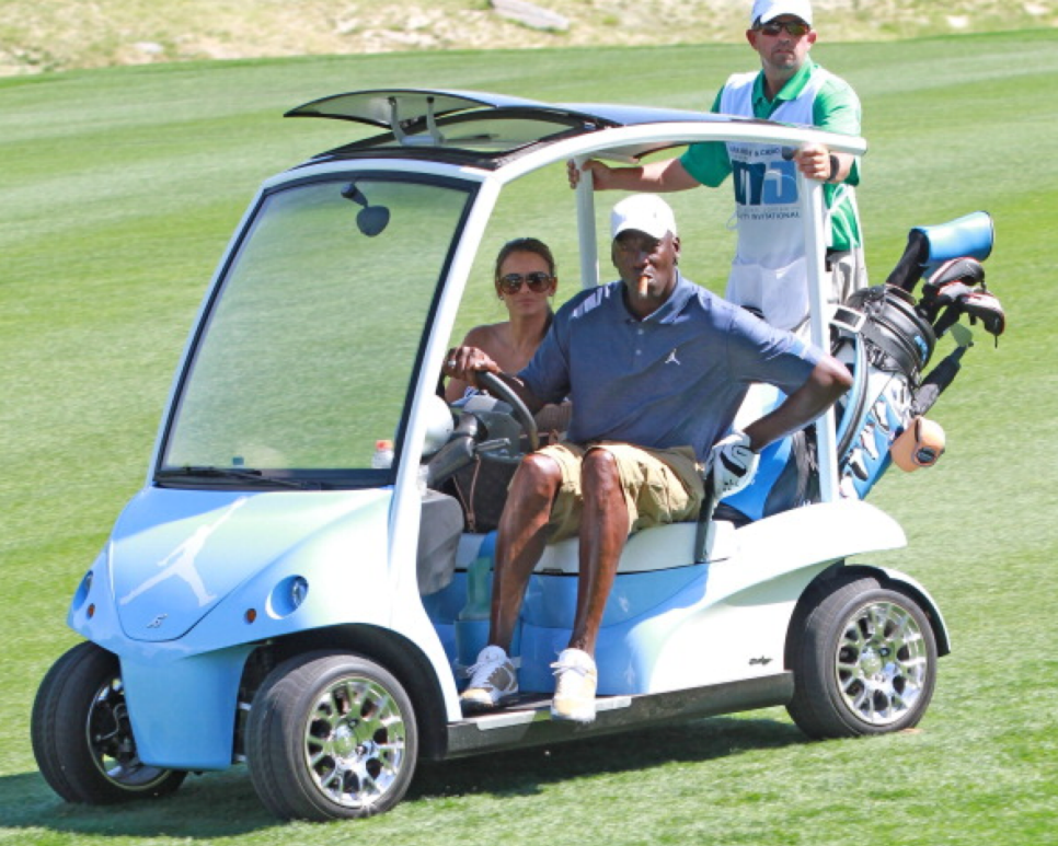 Photo: michael jordan bets fan golf